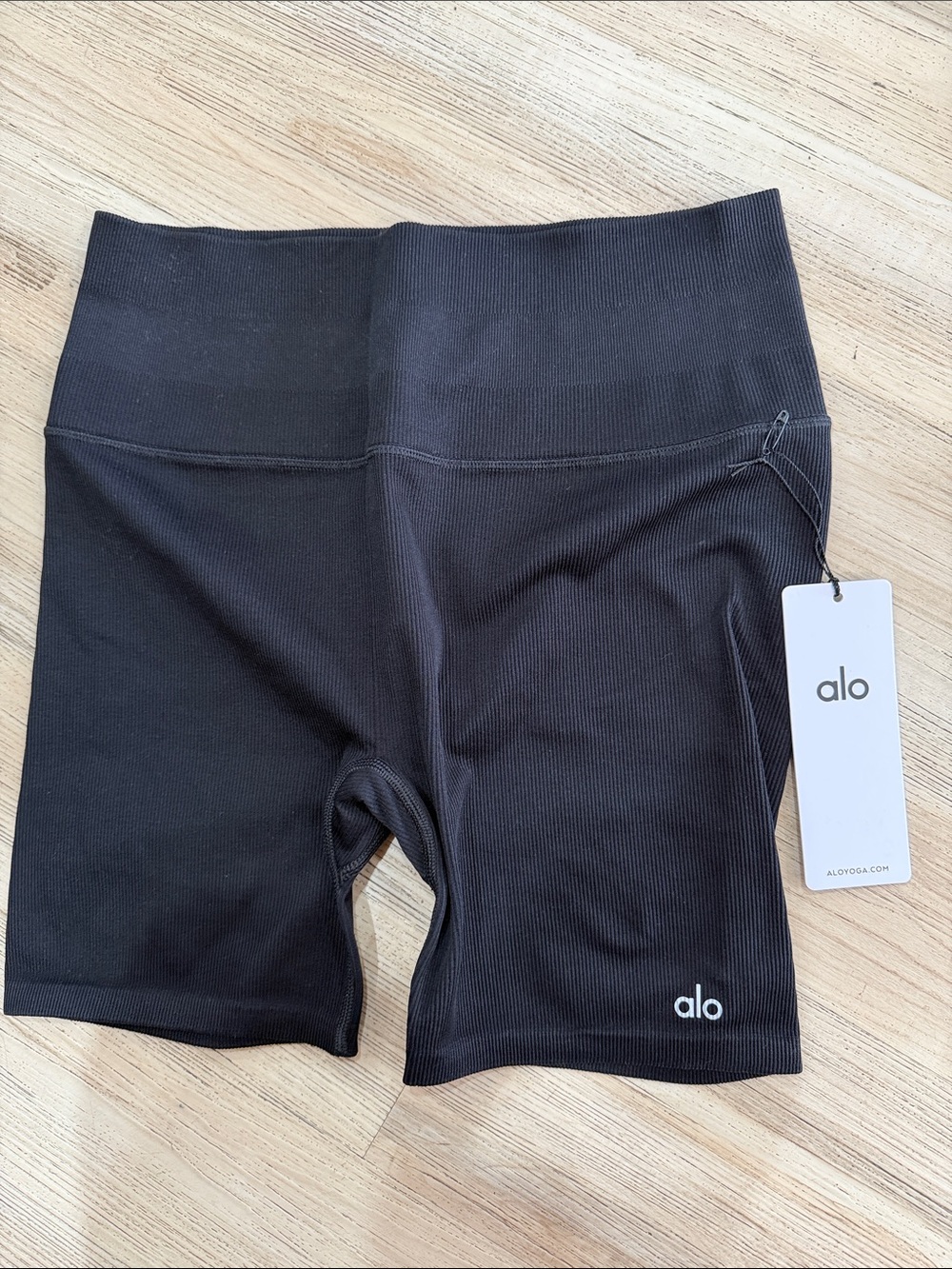 ALO Yoga Black Ribbed High-Waist Bike Shorts women large new with tags